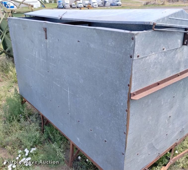 image for item LP9653 Livestock equipment