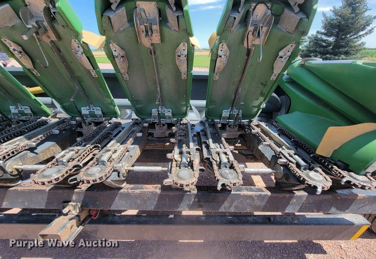 image for item LQ9049 2014 Capello Quasar F12  corn head with trailer