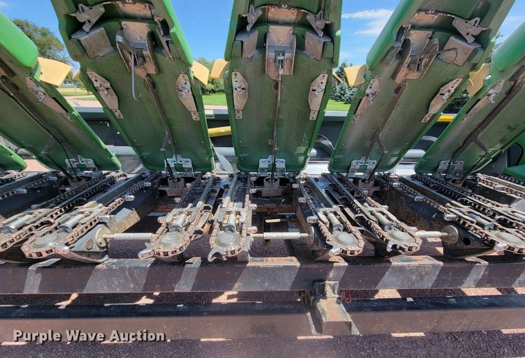 image for item LQ9049 2014 Capello Quasar F12  corn head with trailer