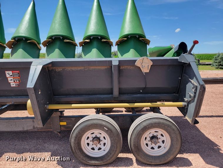 image for item LQ9049 2014 Capello Quasar F12  corn head with trailer