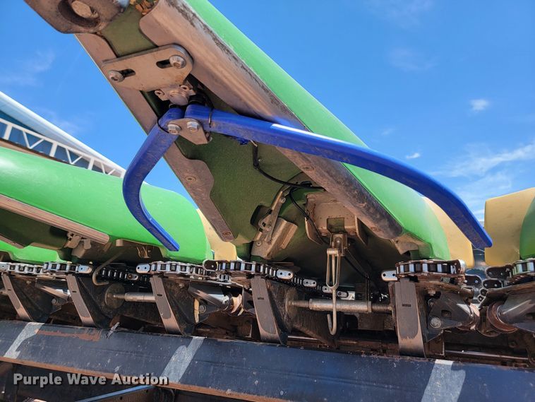 image for item LQ9049 2014 Capello Quasar F12  corn head with trailer