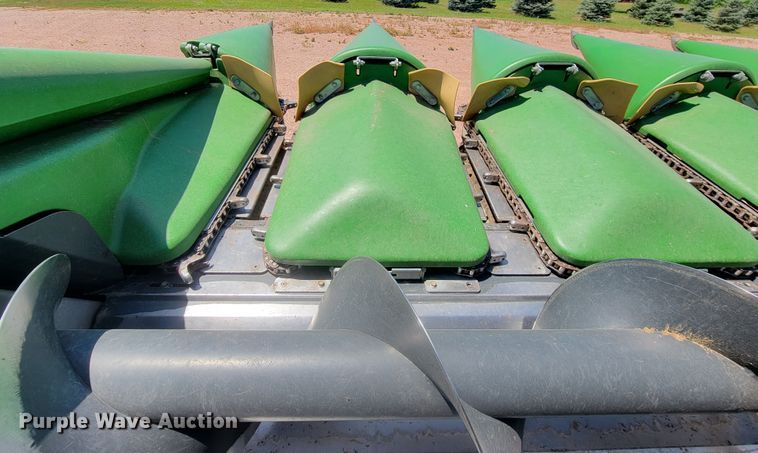 image for item LQ9049 2014 Capello Quasar F12  corn head with trailer