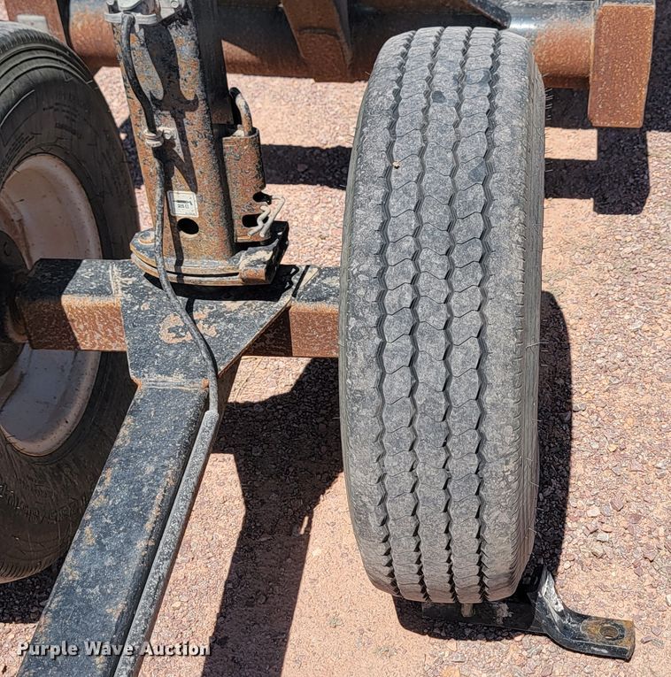 image for item LQ9049 2014 Capello Quasar F12  corn head with trailer