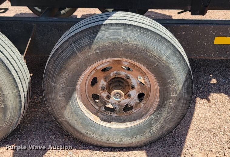 image for item LQ9049 2014 Capello Quasar F12  corn head with trailer