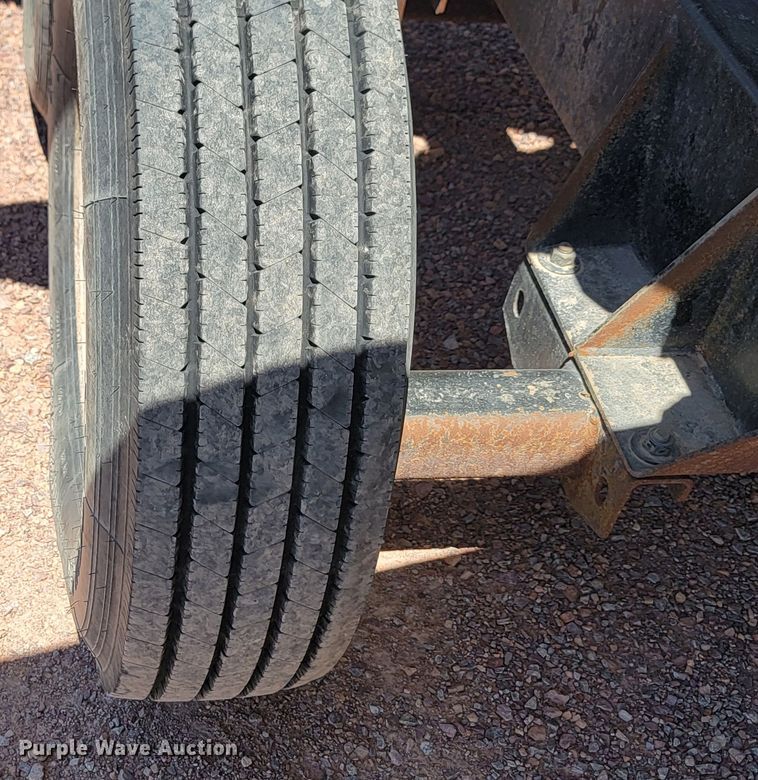 image for item LQ9049 2014 Capello Quasar F12  corn head with trailer