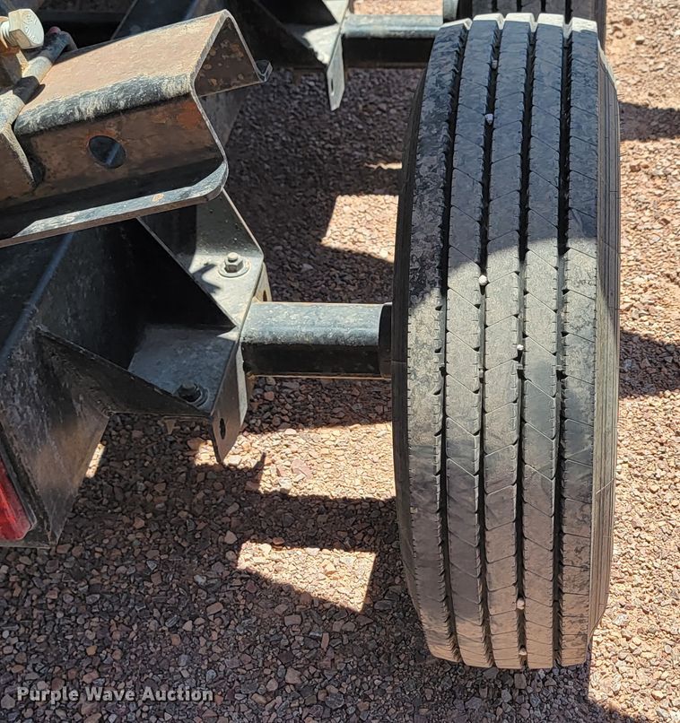 image for item LQ9049 2014 Capello Quasar F12  corn head with trailer