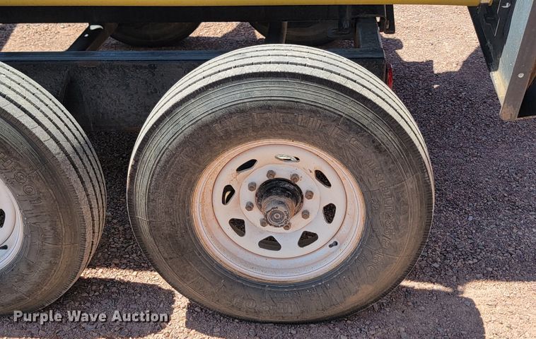 image for item LQ9049 2014 Capello Quasar F12  corn head with trailer