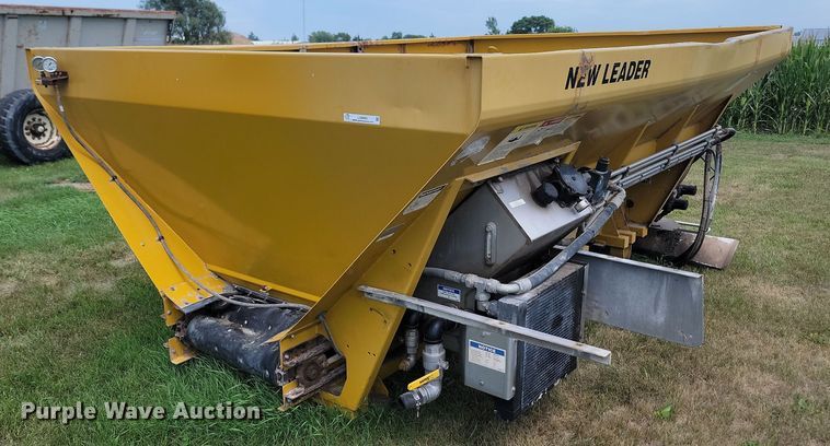 image for item LQ9060 New Leader L3220G4  spreader