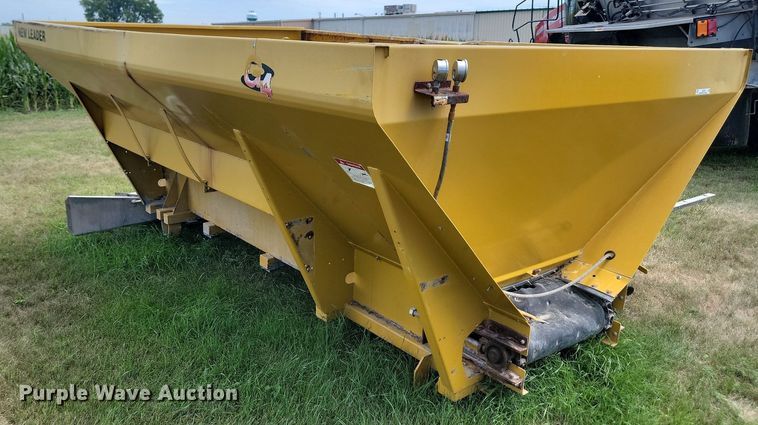 image for item LQ9060 New Leader L3220G4  spreader