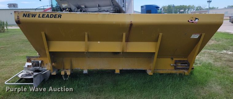 image for item LQ9060 New Leader L3220G4  spreader