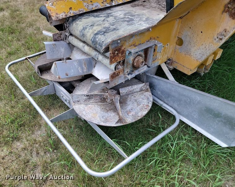 image for item LQ9060 New Leader L3220G4  spreader