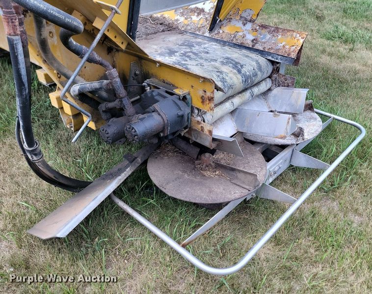 image for item LQ9060 New Leader L3220G4  spreader