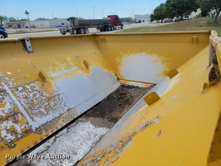 image for item LQ9060 New Leader L3220G4  spreader