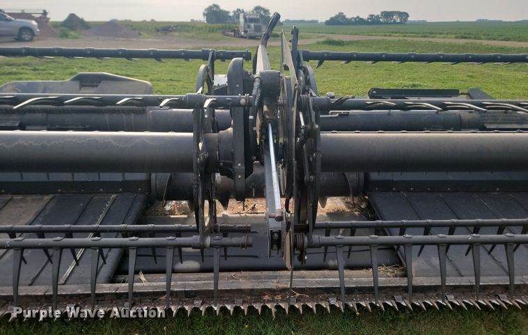 image for item LQ9063 2008 Case 2162  draper head