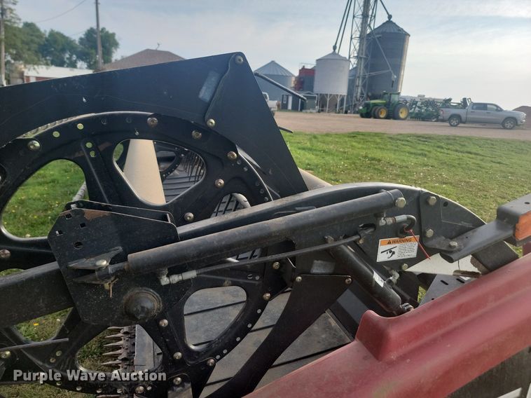 image for item LQ9063 2008 Case 2162  draper head