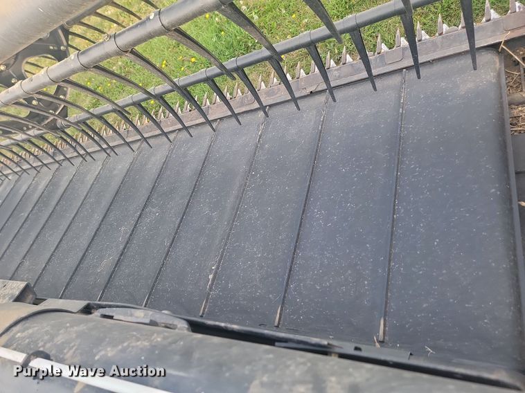 image for item LQ9063 2008 Case 2162  draper head