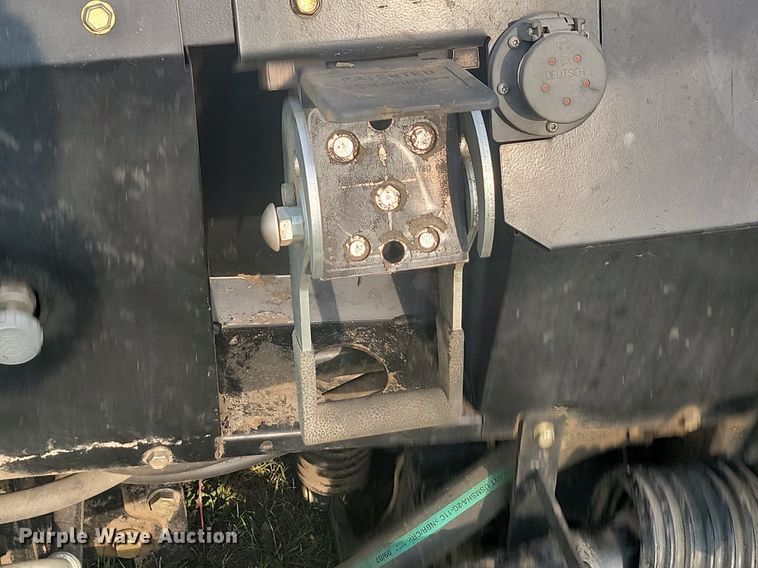 image for item LQ9063 2008 Case 2162  draper head