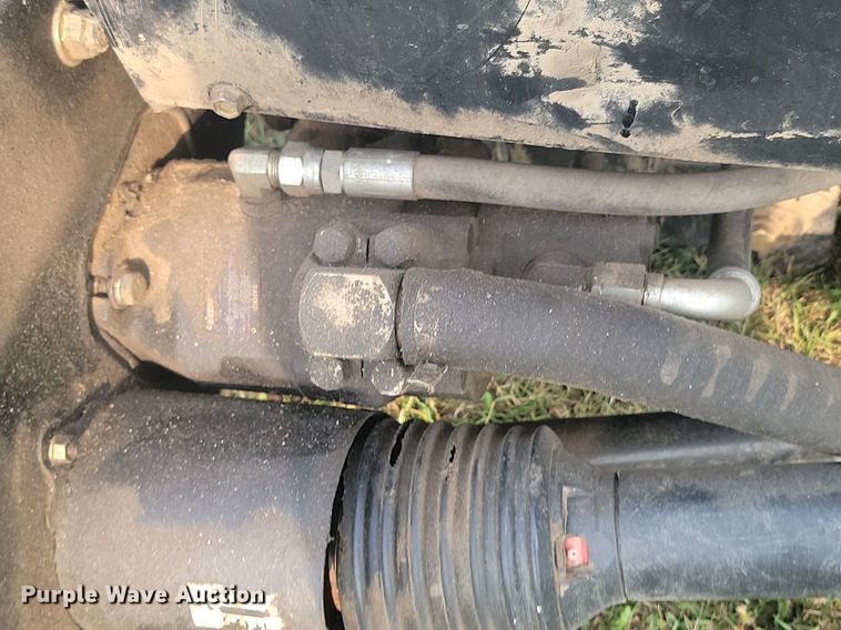 image for item LQ9063 2008 Case 2162  draper head