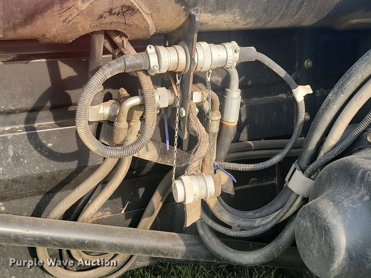 image for item LQ9063 2008 Case 2162  draper head