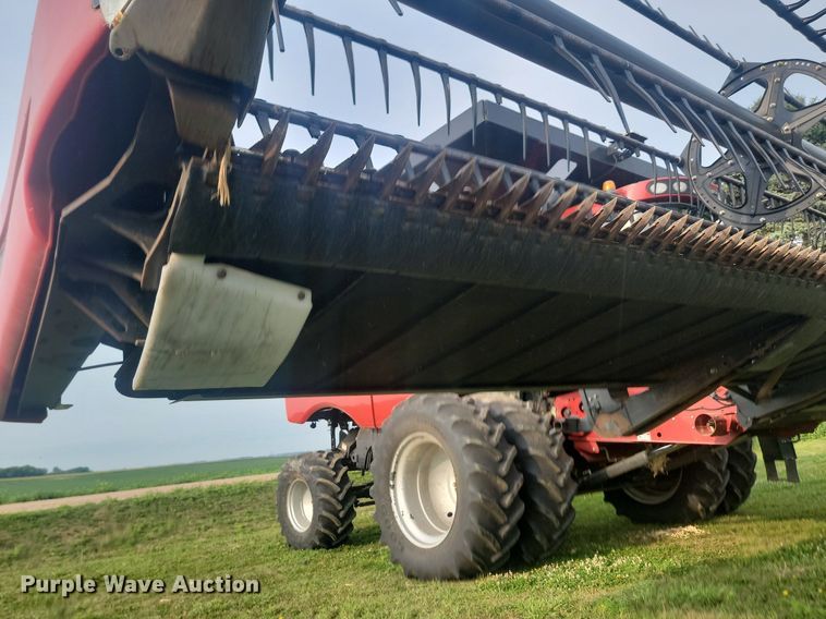 image for item LQ9064 2009 Case 2162  draper head