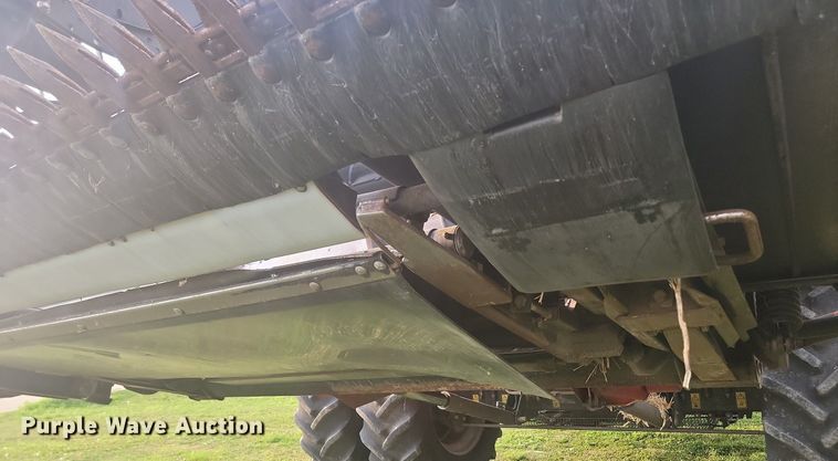 image for item LQ9064 2009 Case 2162  draper head