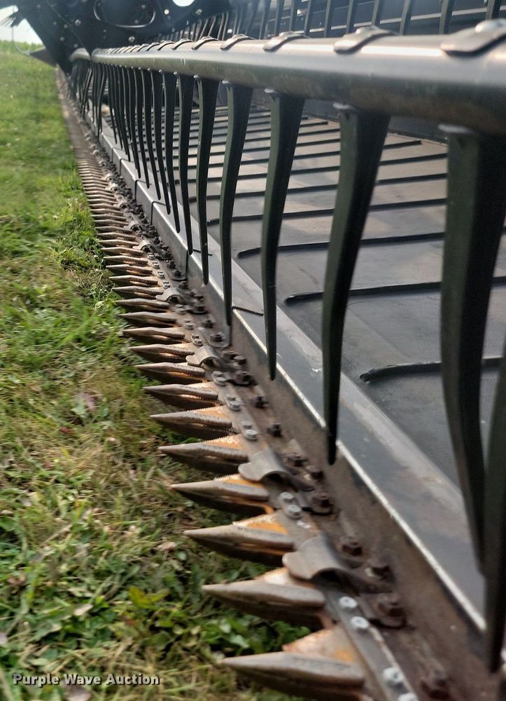 image for item LQ9064 2009 Case 2162  draper head