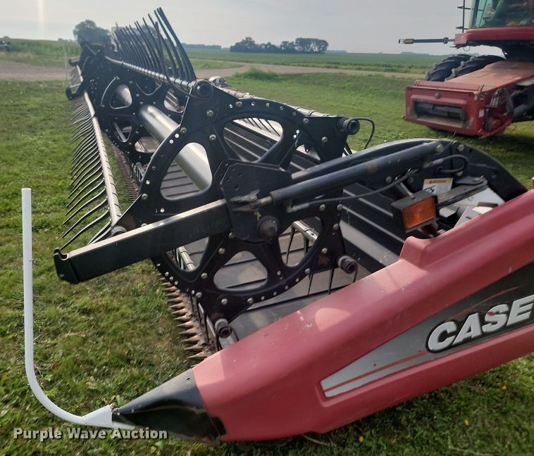 image for item LQ9064 2009 Case 2162  draper head