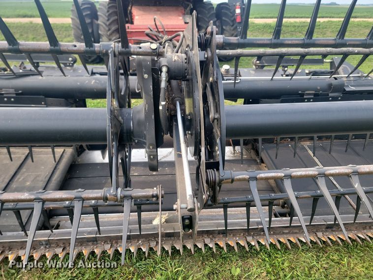 image for item LQ9064 2009 Case 2162  draper head