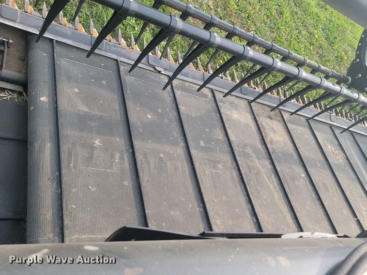 image for item LQ9064 2009 Case 2162  draper head