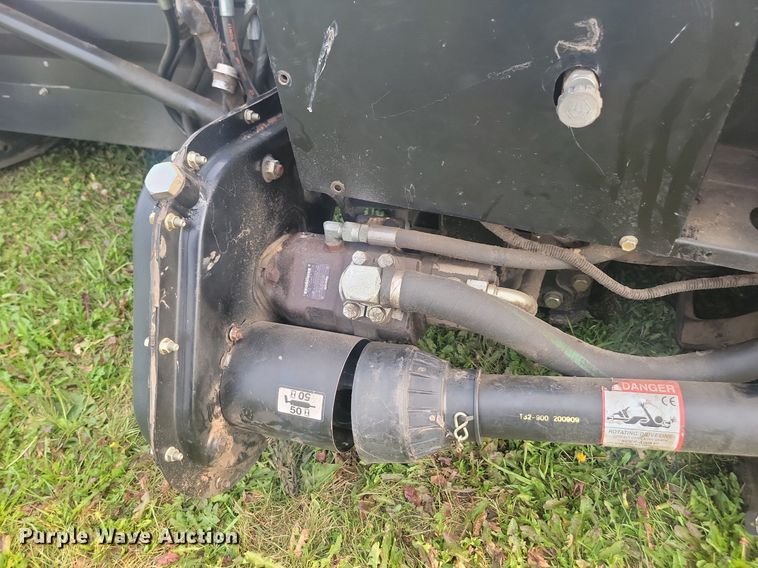 image for item LQ9064 2009 Case 2162  draper head