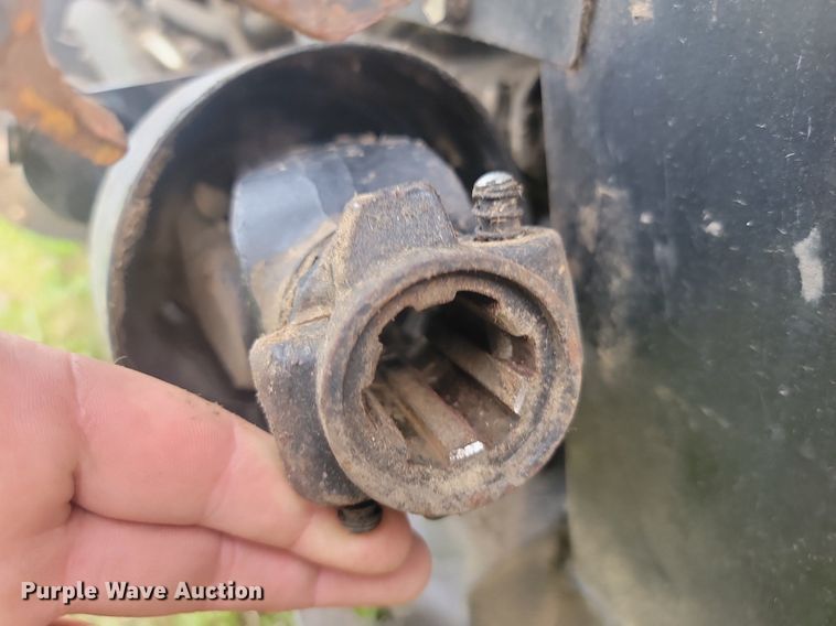 image for item LQ9064 2009 Case 2162  draper head