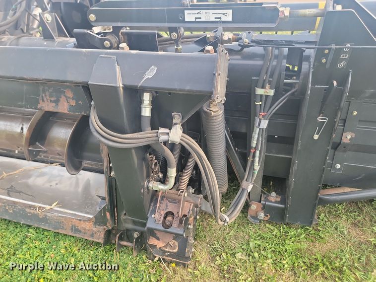 image for item LQ9064 2009 Case 2162  draper head