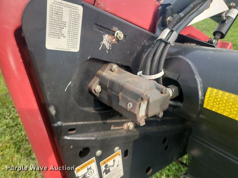 image for item LQ9064 2009 Case 2162  draper head