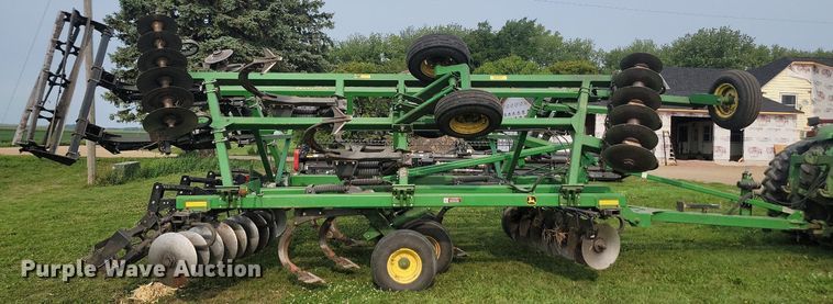 image for item LQ9065 John Deere 510  disk ripper