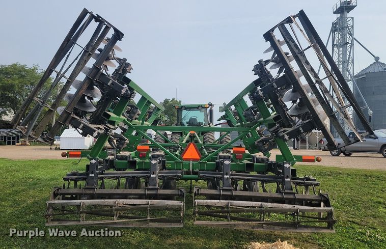 image for item LQ9065 John Deere 510  disk ripper