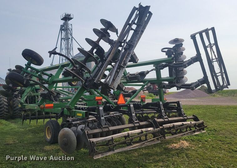 image for item LQ9065 John Deere 510  disk ripper