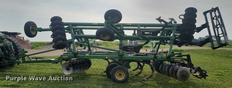 image for item LQ9065 John Deere 510  disk ripper