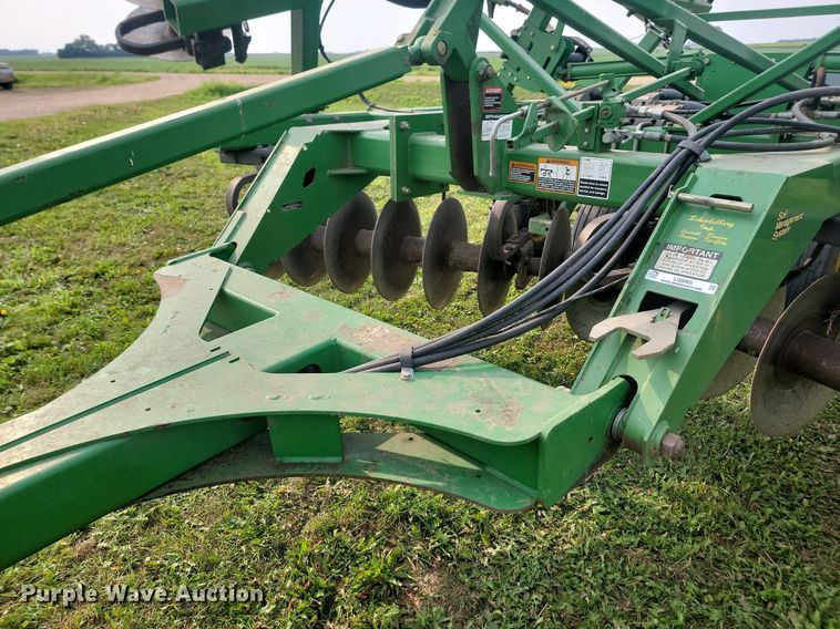 image for item LQ9065 John Deere 510  disk ripper