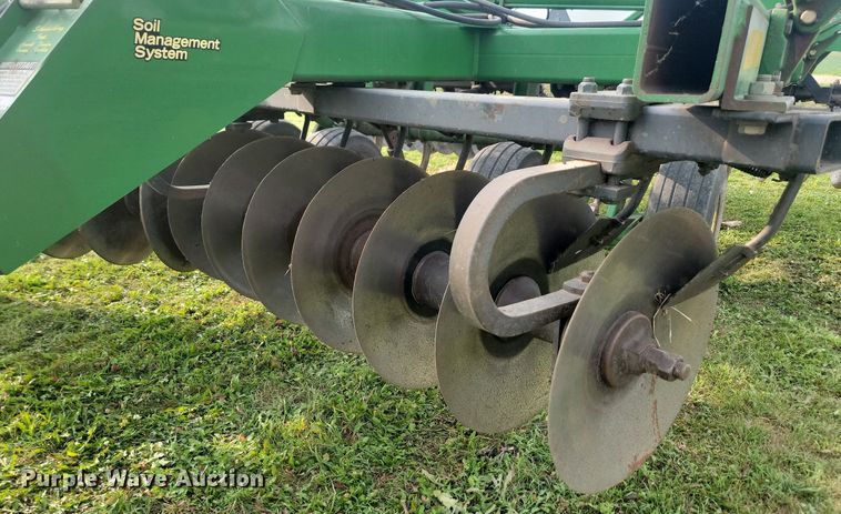 image for item LQ9065 John Deere 510  disk ripper