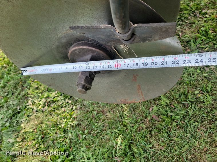 image for item LQ9065 John Deere 510  disk ripper