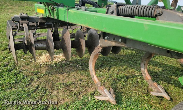 image for item LQ9065 John Deere 510  disk ripper
