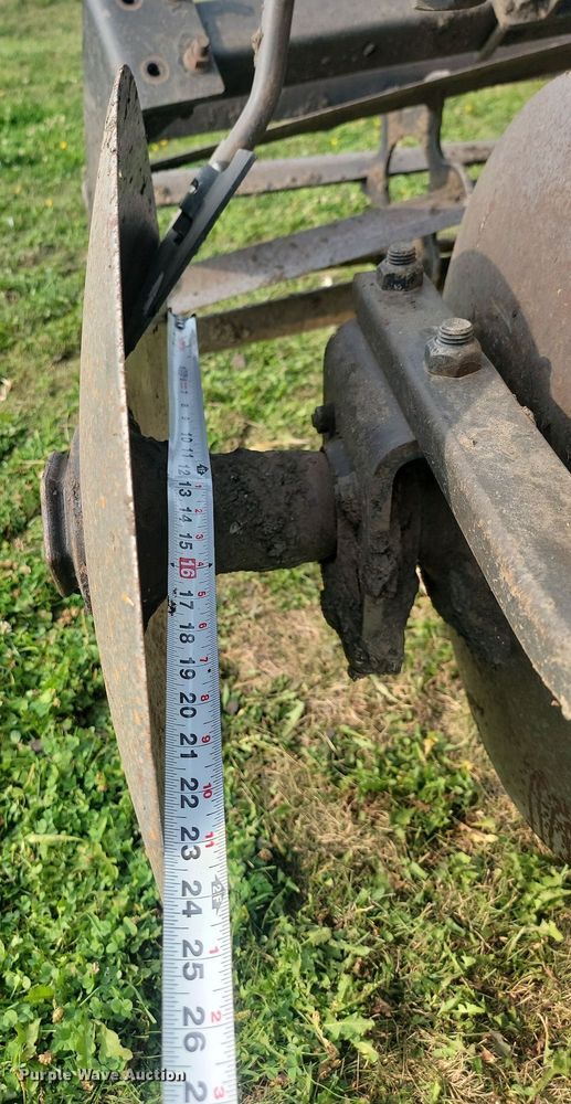 image for item LQ9065 John Deere 510  disk ripper