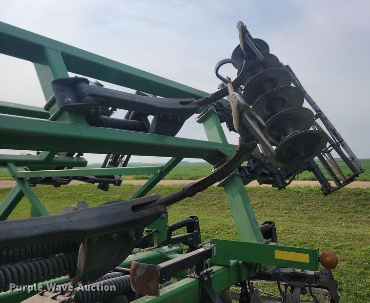 image for item LQ9065 John Deere 510  disk ripper