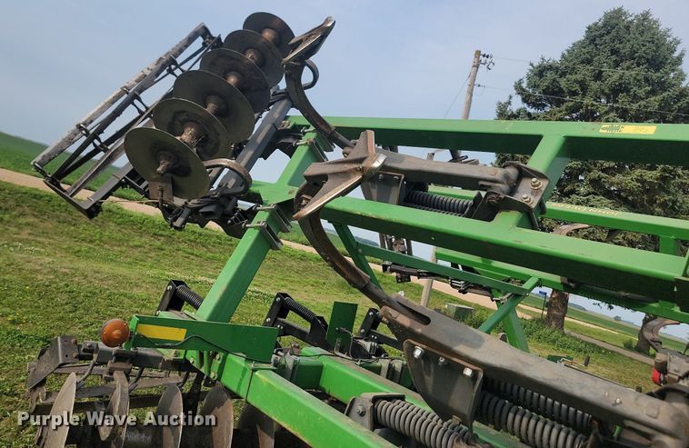 image for item LQ9065 John Deere 510  disk ripper