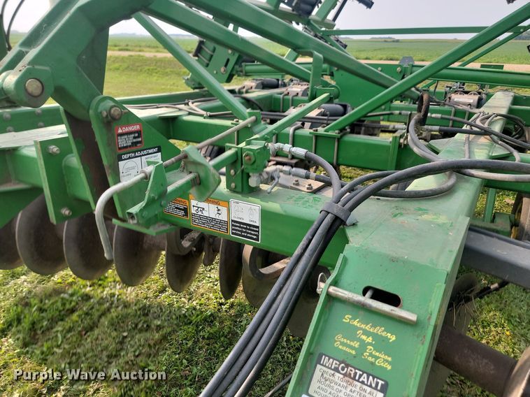 image for item LQ9065 John Deere 510  disk ripper