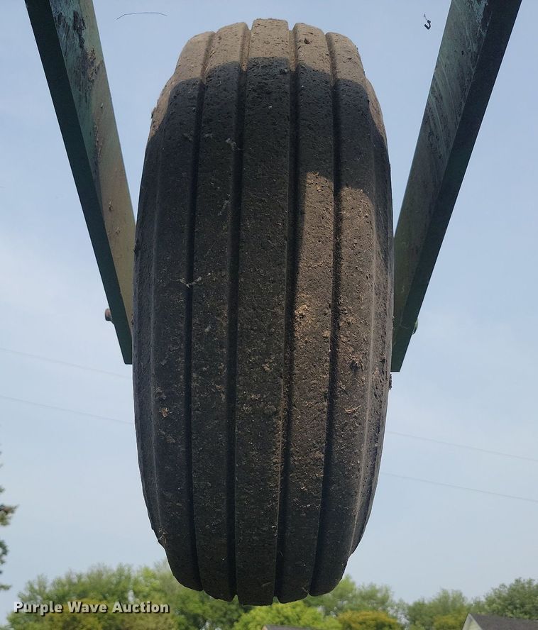 image for item LQ9065 John Deere 510  disk ripper