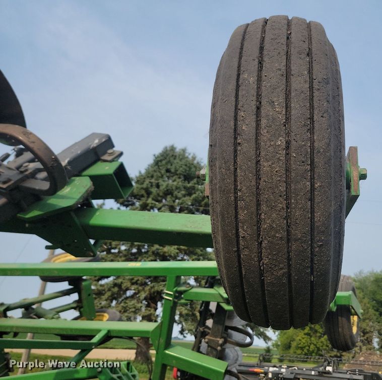 image for item LQ9065 John Deere 510  disk ripper