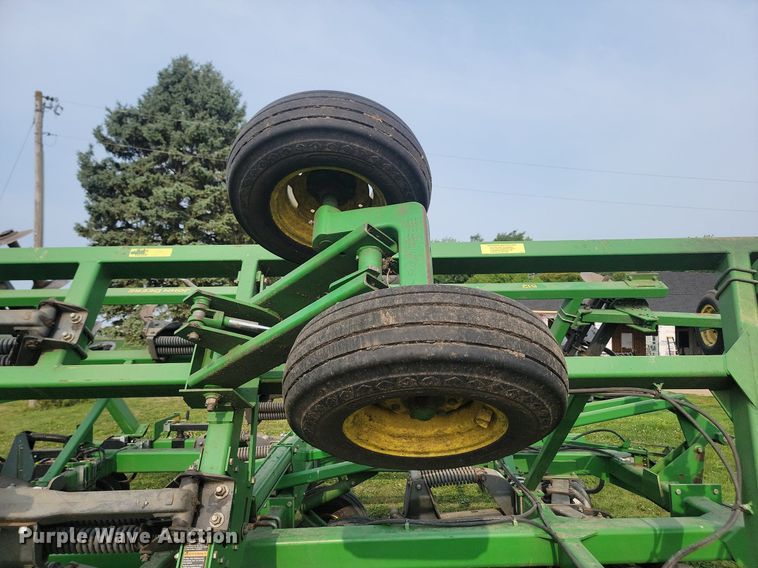 image for item LQ9065 John Deere 510  disk ripper