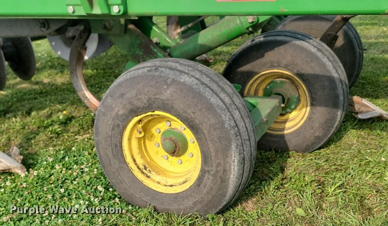 image for item LQ9065 John Deere 510  disk ripper