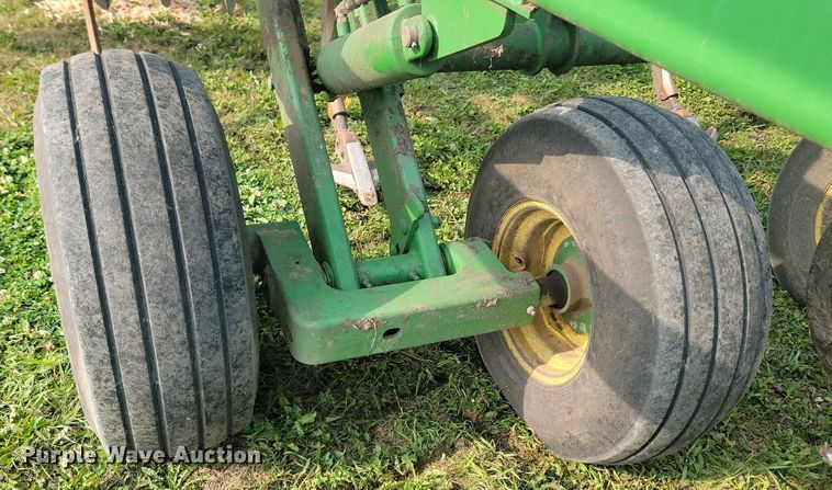 image for item LQ9065 John Deere 510  disk ripper